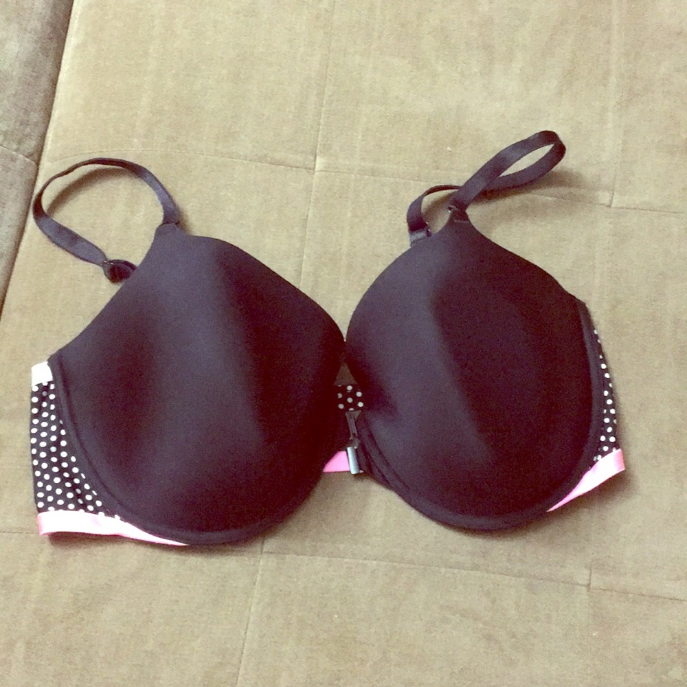 Victoria Secret front-close strappy back bra